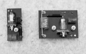 Links das Empfangsmodul, ein Pendelempfänger für 27MHz und rechts das freischwingende Sendemodul, ebenfalls auf 27MHz